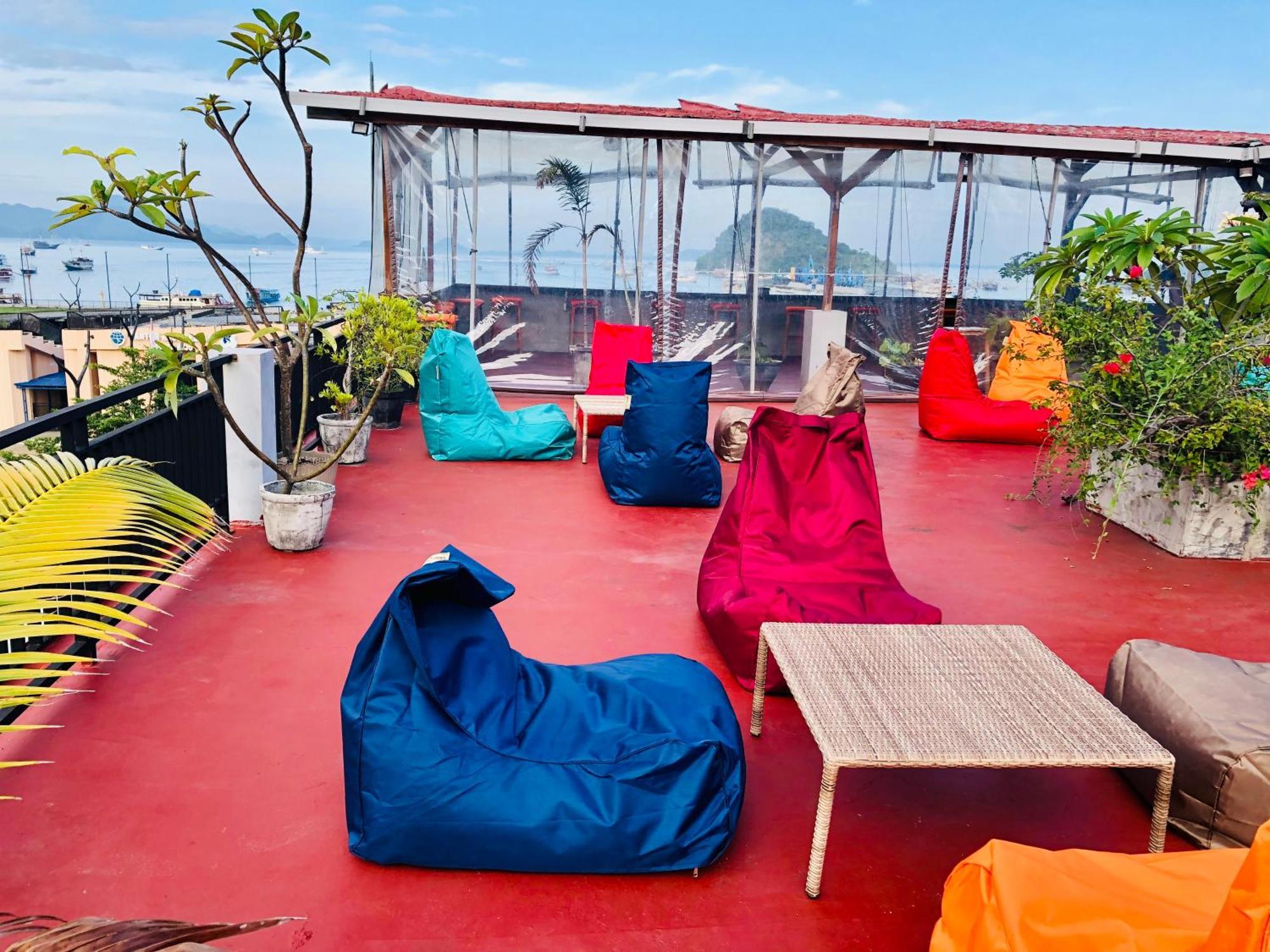 Blue Ocean Hotel Labuan Bajo Buitenkant foto