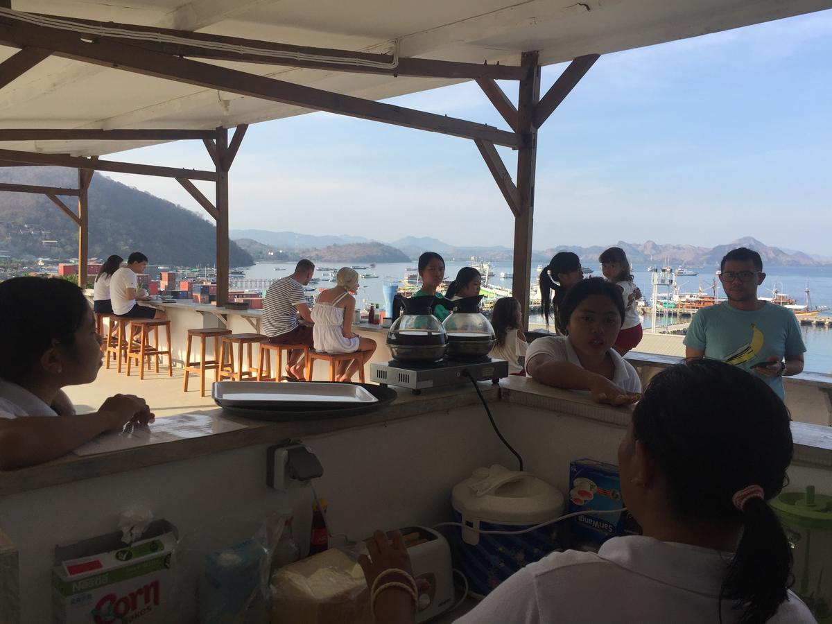 Blue Ocean Hotel Labuan Bajo Buitenkant foto